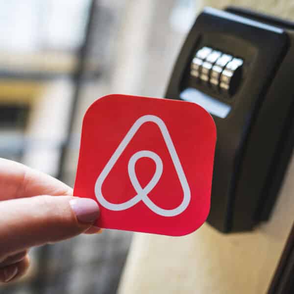 Airbnb : que dit la loi sur les boîtes à clés ?